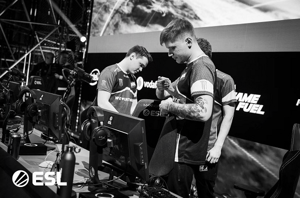 因为她用实 因为她用实